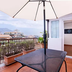 https://eye-on-the-politeama-locchio-sul-politeama.palermohotels.org