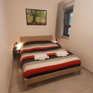 https://via-tempio-della-fortuna-53.it-romehotels.com