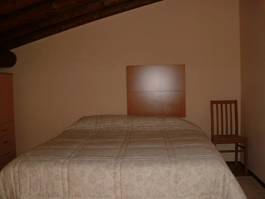 Agriturismo Lupo Bianco Monzambano 0*,
