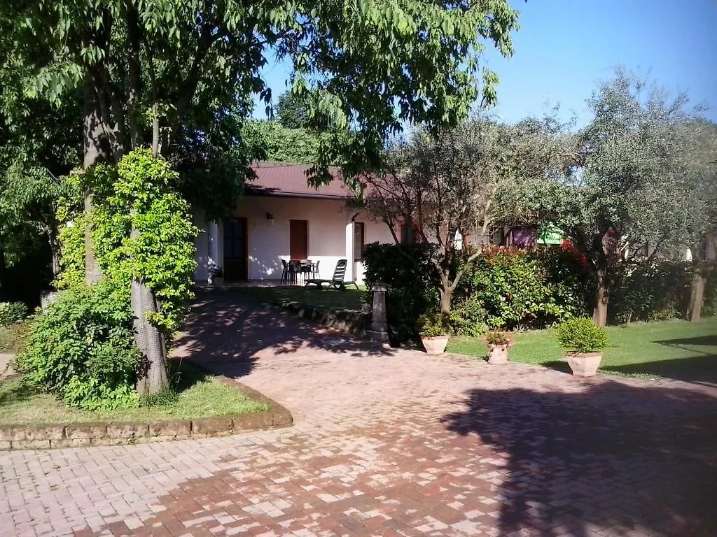 Agriturismo Lupo Bianco Monzambano Gospodarstwo agroturystyczne