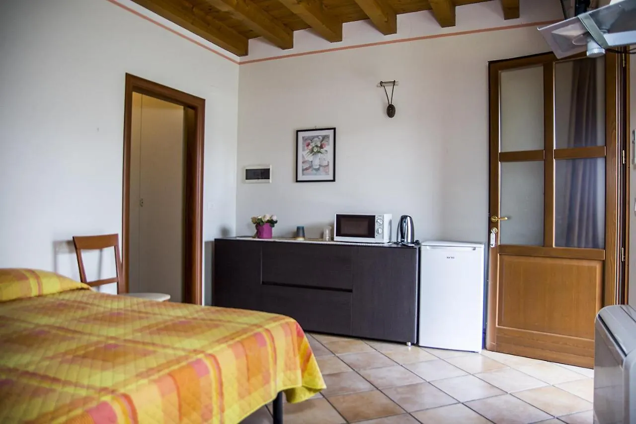 Gospodarstwo agroturystyczne Agriturismo Lupo Bianco Monzambano