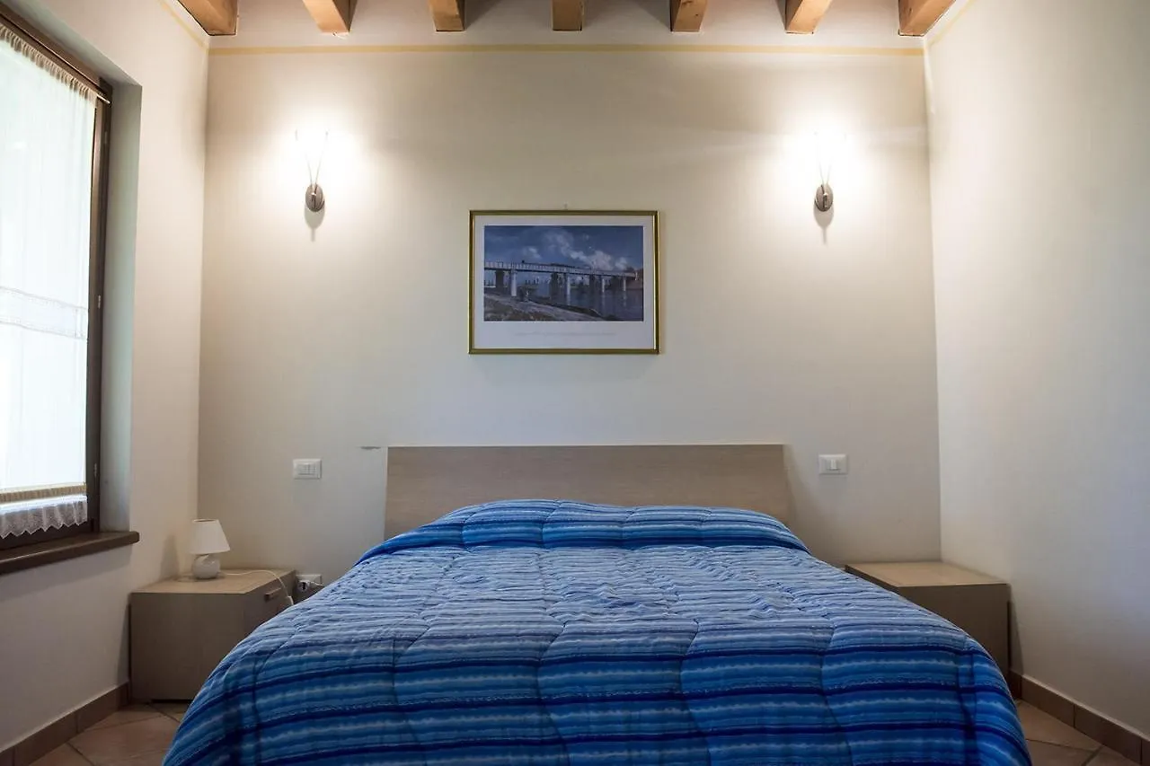 Agriturismo Lupo Bianco Monzambano Gospodarstwo agroturystyczne