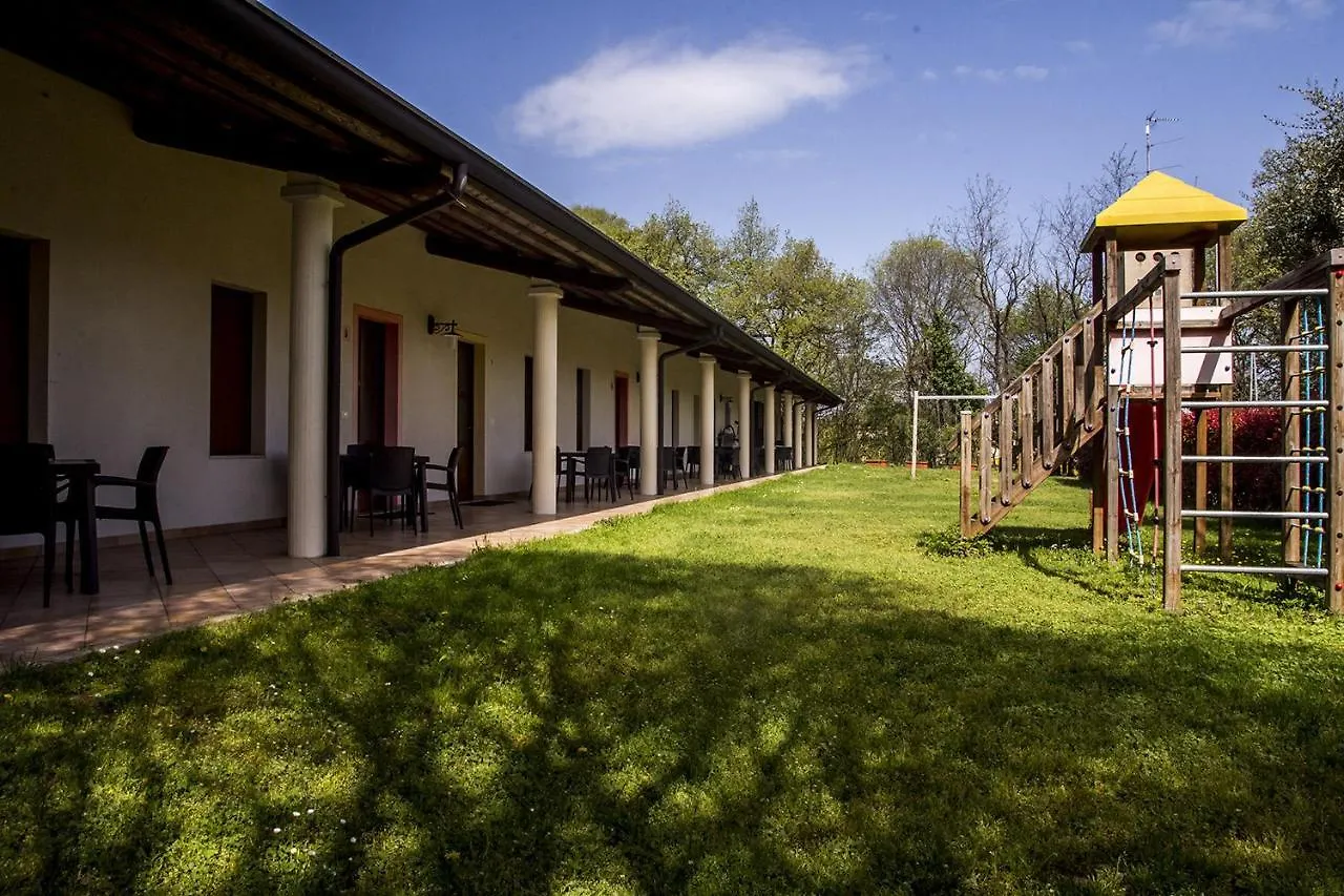 Gospodarstwo agroturystyczne Agriturismo Lupo Bianco Monzambano